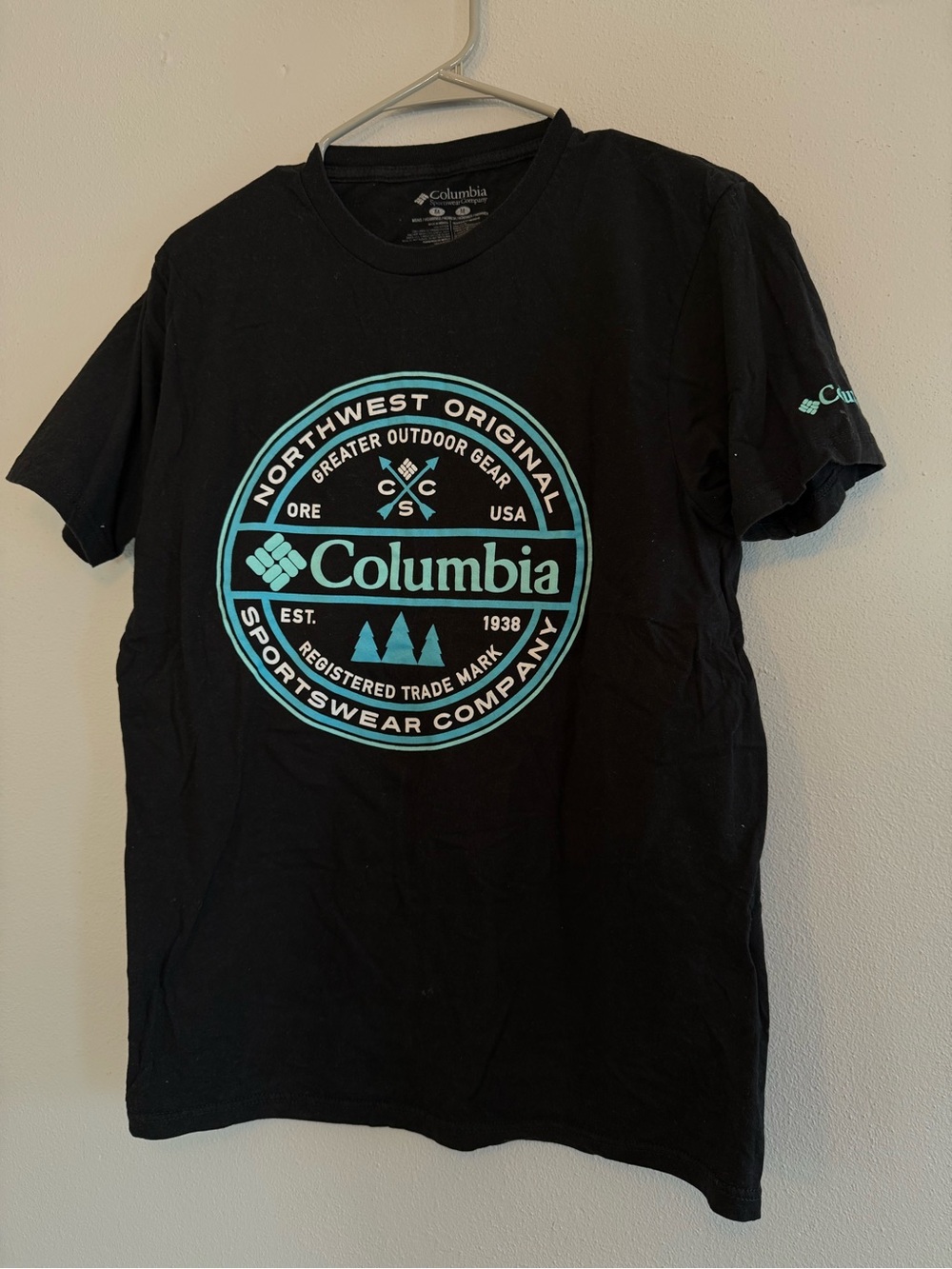 Columbia Black T-Shirt with Teal Logo Circle size M
